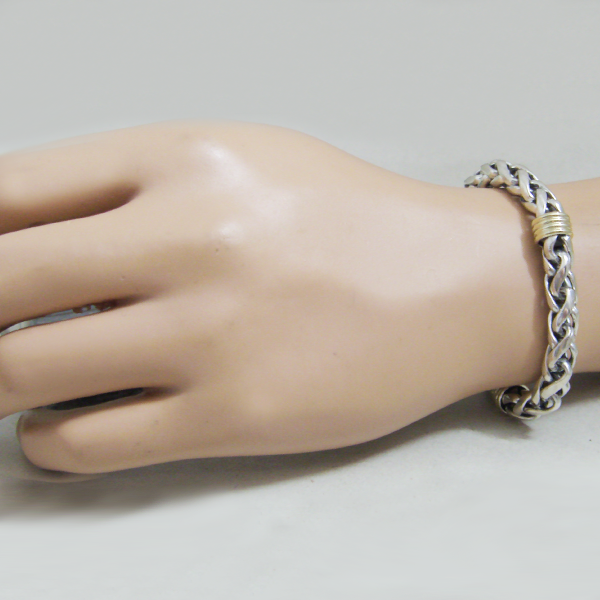 (b1147)Silver bracelet in braid style.